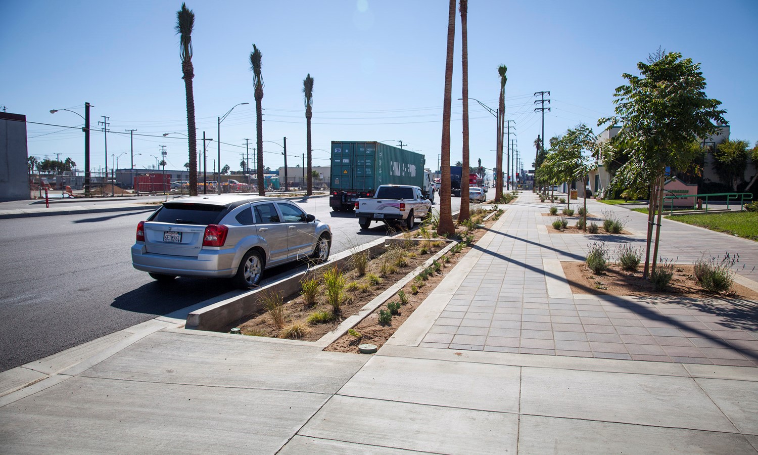 Anaheim Green Street with bioswales, permeable pavers, and drought-tolerant landscaping. Image by Port of Long Beach